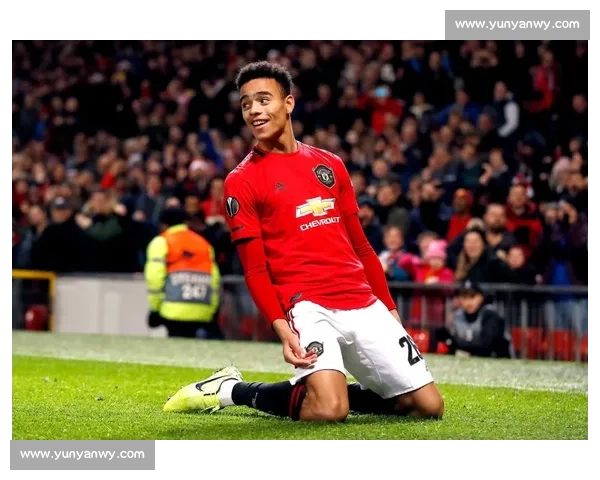 小罗携大罗、维尼修斯亮相 Nike 活动：传奇与新星跨代际传递足球正能量