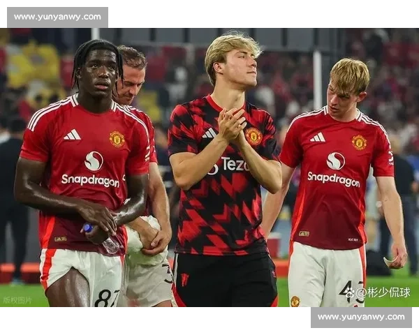 曼联新赛季锋线重组:库尼亚、姆贝乌莫领衔,新 9 号引援加速 曼联新赛季锋线重组:库尼亚、姆贝乌莫领衔,新 9 号引援加速