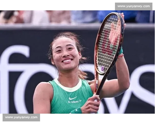 郑钦文赠阿尔卡拉斯 Labubu：温网训练场暖心互动，潮玩跨界点燃网坛友谊